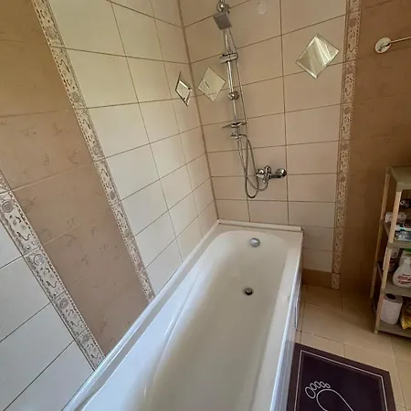 дани и мони Apartmán *